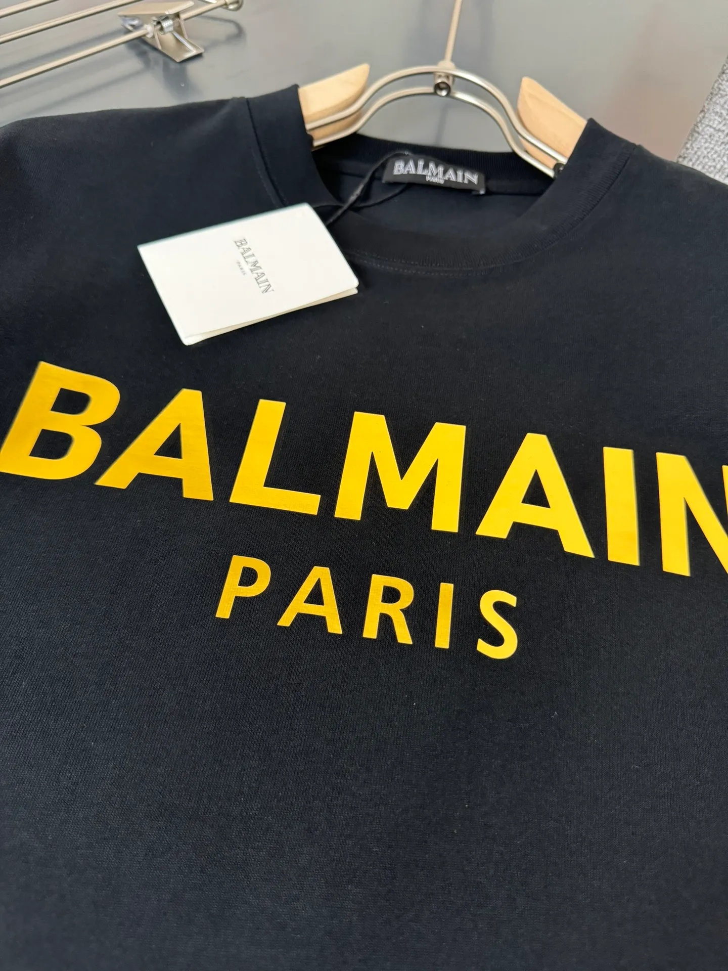 Balmain Balmain's latest spring and summer New Arrival round neck fashionable short-sleeved T-shirt, heavy weight pure cotton double yarn pure cotton fabric! Comfortable against the skin, durable and easy to wear, bronzing logo design, original factory meticulous craftsmanship, casual Versatile must-have Sizes S M L XL XXL
